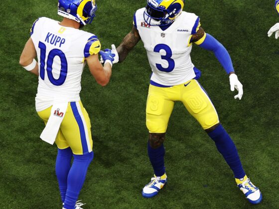 Pretemporada NFL: Rams se imponen a Cowboys en la jornada 1 Fotografía de archivo de Odell Beckham Jr. (d) cuando jugaba con Los Angeles Rams. Beckham Jr. se comprometió este viernes con los Miami Dolphins para jugar la temporada 2024 a cambio de 8.25 millones de dólares. EFE/EPA/ETIENNE LAURENT