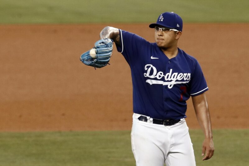 Futuro de Julio Urías en el aire tras suspensión de MLB Fotografía de archivo en la que se registró al lanzador mexicano Julio Urías, al actuar para los Dodgers de los Ángeles de la MLB. EFE/Etienne Laurent