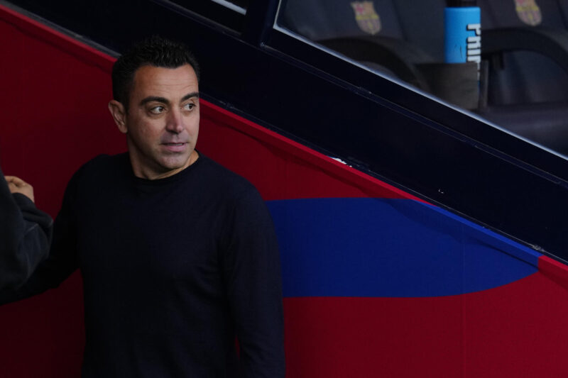 Xavi prepara su regreso: "Me encantaría trabajar en la Premier League" El entrenador del Barcelona, Xavi Hernández. EFE / Enric Fotcuberta.