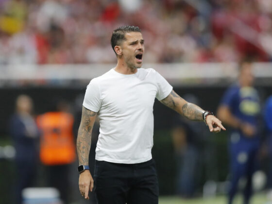 OFICIAL: Chivas anuncia la salida de Fernando Gago rumbo a Argentina El entrenador del Guadalajara Fernando Gago, en un momento del partido ante América, de las semifinales del torneo clausura 2024 de la Liga Mx, disputado en el Estadio Akron en la ciudad de Guadalajara (México-Chivas-América). EFE/ Francisco Guasco