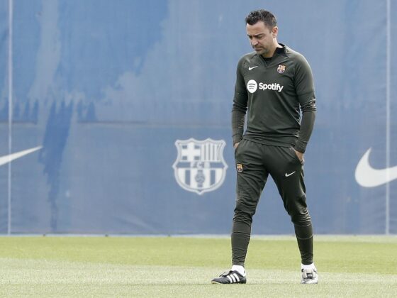 Xavi: "El trabajo era bueno e íbamos por buen camino" El entrenador del FC Barcelona, Xavi Hernández, durante el entrenamiento realizado hoy en la Ciudad Deportiva Joan Gamper previo al partido de Liga frente al Sevilla, el último en el que se sentará en el banquillo azulgrana. EFE/ Andreu Dalmau