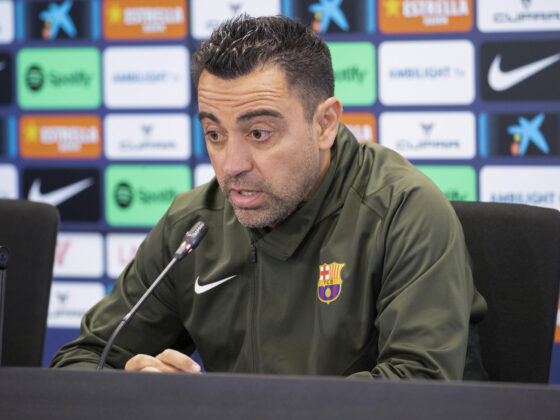 Xavi: "La confianza del presidente está intacta, no ha cambiado nada" El entrenador del FC Barcelona, Xavi Hernández, da una rueda de prensa tras dirigir un entrenamiento del equipo en la ciudad deportiva del club en Sant Joan Despí, Barcelona, de cara a su partido de LaLiga contra el Rayo Vallecano. EFE/Marta Pérez