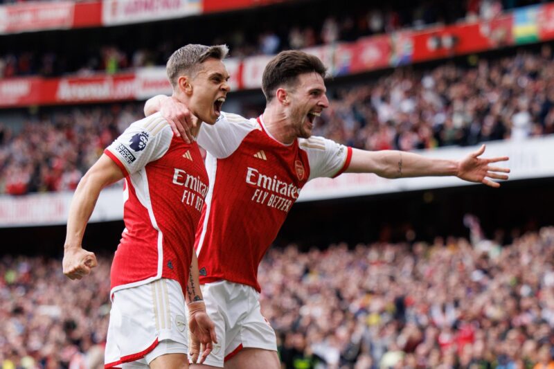 Trossard y Rice celebran el 2-0. EFE/EPA/TOLGA AKMEN.
