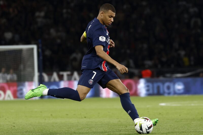 El delantero francés del París Saint-Germain Kylian Mbappé. en foto de archivo de /MOHAMMED BADRA. EFE/EPA