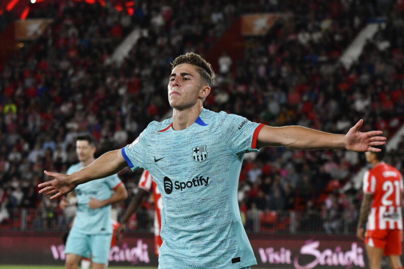 El jugador del Barcelona Fermín celebra un gol ante el Almería este jueves, durante un partido de la jornada 36 de LaLiga EA Sports en el Power Horse Stadium de Almería (Andalucía). EFE/ Carlos Barba
