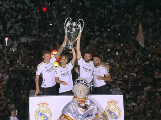 Asi recibieron al Real Madrid tras ganar la Champions League Real Madrid en los festejos de la Plaza de Cibeles. (Foto: 'Captura de pantalla YouTube' Real Madrid C.F.)