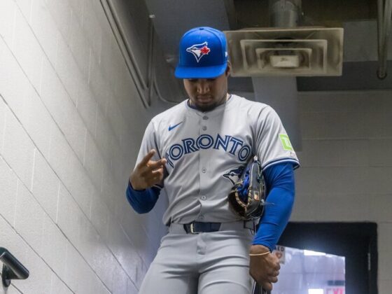 Jugador latino suspendido de la MLB por tratar de tener un hijo Orelvis Martinez suspendido de la MLB