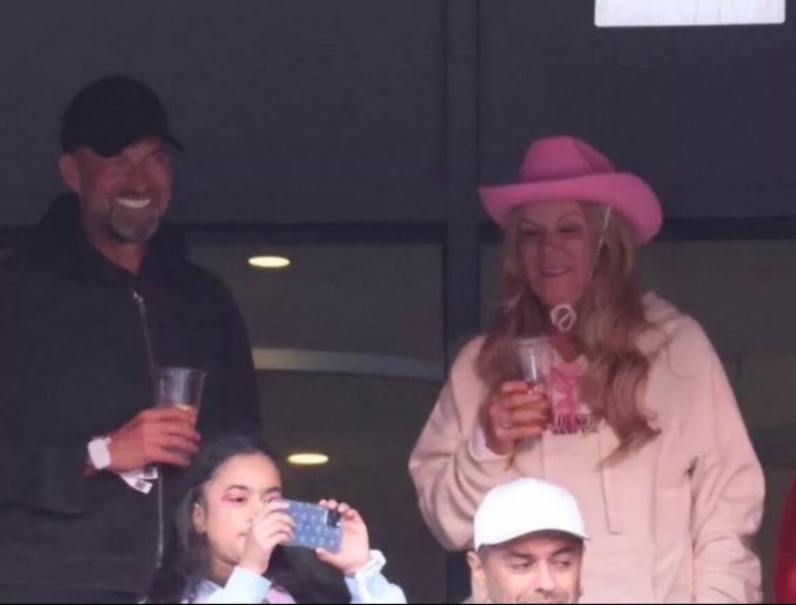 Jurgen Klopp regresa a Anfield Road... ¡Para ver a Taylor Swift!