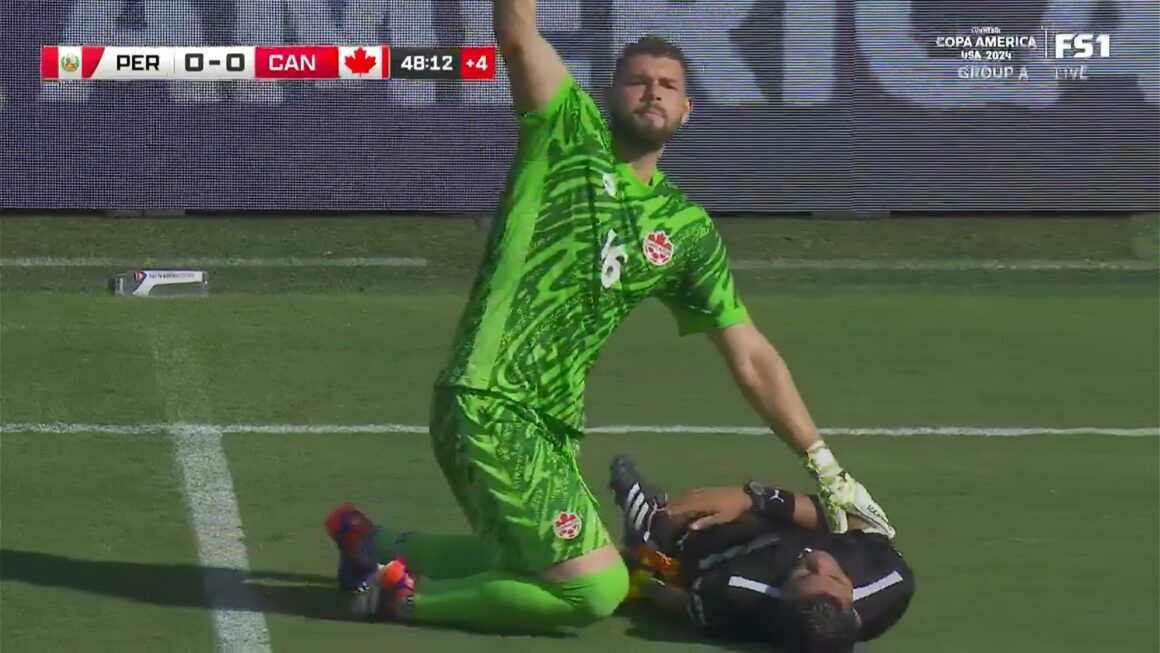 ¡Susto en la Copa América! Abanderado sufre golpe de calor