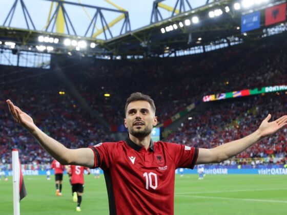 Nedim Bajrami logra el gol más rápido en la historia de la EURO 2024 Dortmund (Germany), 15/06/2024.- Nedim Bajrami of Albania celebrates scoring the 1-0 during the UEFA EURO 2024 group B soccer match between Italy and Albania, in Dortmund, Germany, 15 June 2024. (Alemania, Italia) EFE/EPA/FRIEDEMANN VOGEL