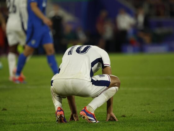 Inglaterra avanza a octavos pero sigue sin convencer Inglaterra avanza a octavos pero sigue sin convencer