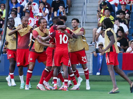 (VIDEO) Copa América: ¿Cómo llega Canadá a los cuartos de final? El delantero canadiense Jonathan David (C) celebra luego de anotar durante la segunda mitad en la Copa América 2024. EFE/EPA/WILLIAM PURNELL