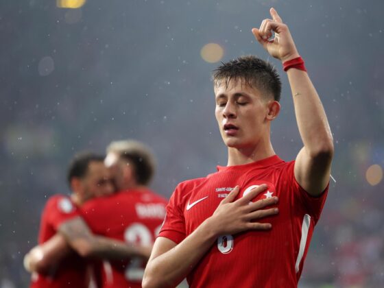 Con golazo de Arda Guler, Turquía se impone a una aguerrida Georgia EFE/EPA/CHRISTOPHER NEUNDORF