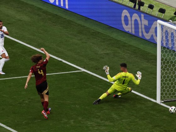 Bélgica es derrotada por Eslovaquia con Lukaku como el villano El eslovaco Ivan Schranz (I) logra el 0-1 durante el partido del grupo E que han jugado Bélgica y Eslovaquia en Fránkfort, Alemania. EFE/EPA/ROBERT GHEMENT