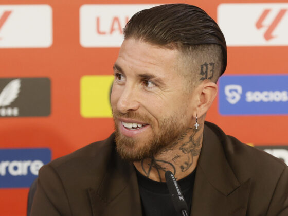 Breves de Unanimo: Sergio Ramos intenta regresar al Real Madrid El futbolista Sergio Ramos durante la rueda de prensa donde se despide del club sevillista. EFE/José Manuel Vidal