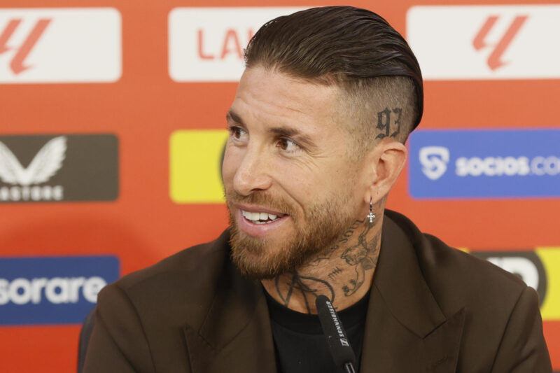 Breves de Unanimo: Sergio Ramos podría llegar al Boca Juniors El futbolista Sergio Ramos durante la rueda de prensa donde se despide del club sevillista. EFE/José Manuel Vidal