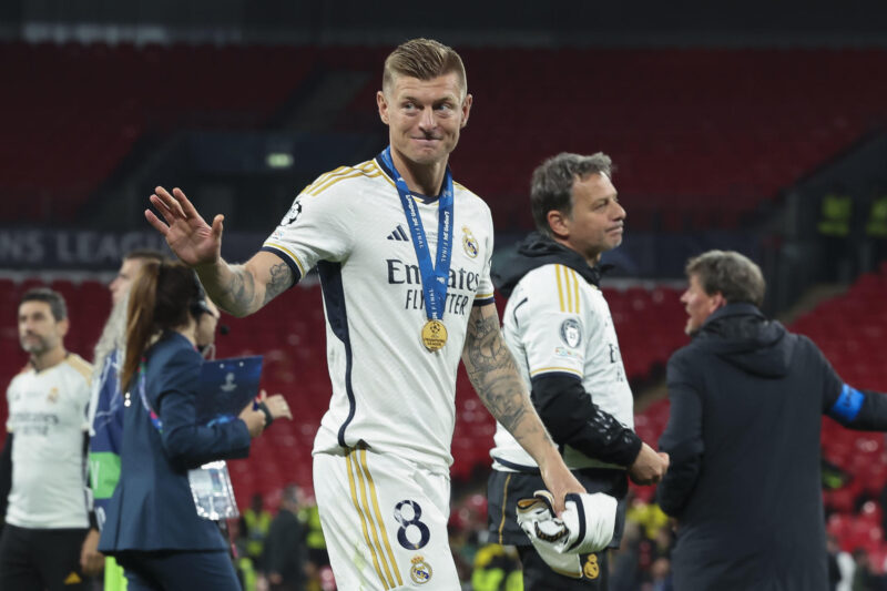 El centrocampista alemán del Real Madrid, Toni Kroos, durante la celebración tras vencer en la final de la Liga de Campeones al imponerse 2-0 al Borussia Dortmund en el encuentro disputado hoy sábado en el estadio de Wembley, en Londres. EFE / Kiko Huesca.