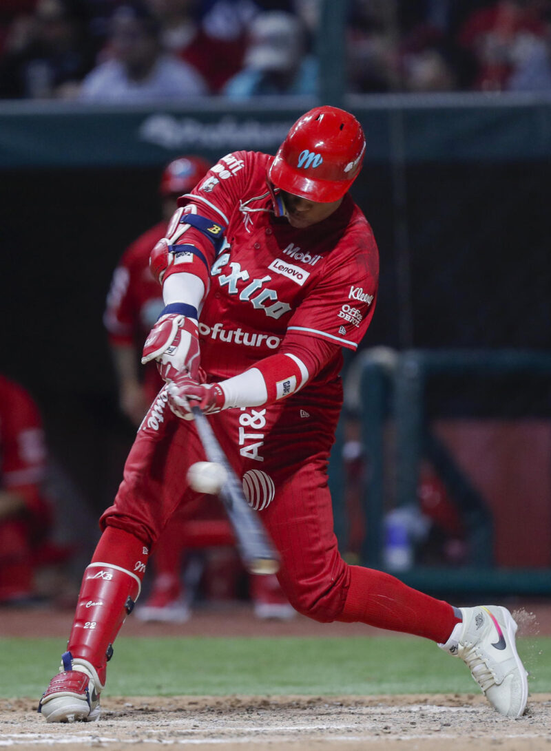 Robinson Canó, campeón de bateo en la Liga Mexicana de Béisbol El bateador de los Diablos Rojos, Robinson Canó en acción durante un juego amistoso entre los Yankees de Nueva York y Diablos Rojos de México en el estadio Alfredo Harp Helú, en la Ciudad de México (México). Fotografía de archivo. EFE/ Isaac Esquivel