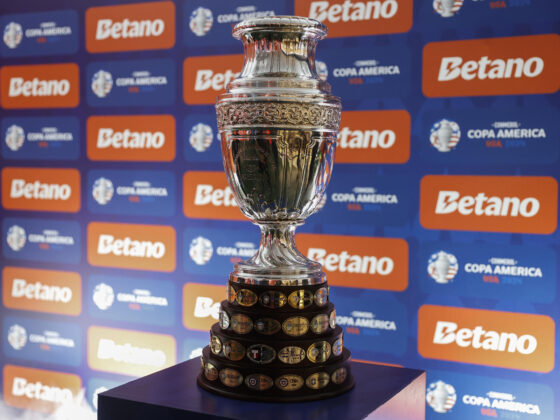 (VIDEO) La historia del mítico trofeo de la Copa América Detalle del trofeo de la Copa América exhibido este jueves, 6 de junio, en el centro comercial Morumbi, en Sao Paulo (Brasil). EFE/Sebastião Moreira