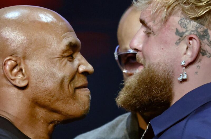 El exboxeador estadounidense Myke Tyson (i) y el boxeador y youtuber Jake Paul (d), fueron registrados cara a cara, durante una rueda de prensa promocional para su pelea, que fue aplazada hasta el próximo 15 de noviembre. EFE/Peter Foley