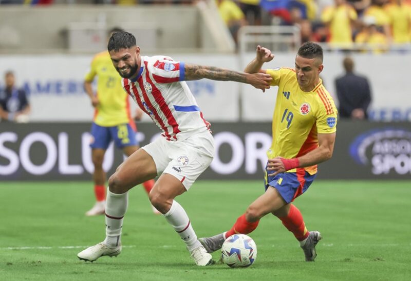 Colombia 2-1 Paraguay: Resultado, resumen y estadísticas El defensor de Paraguay Omar Alderete (i) y el delantero de Colombia Rafael Santos Borre (d) en la Copa América 2024. EFE/EPA/LESLIE PLAZA JOHNSON