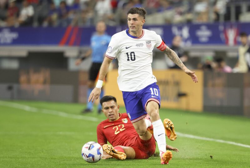 Pochettino lanza su primera convocatoria de EE.UU.; ¡solo 4 de MLS! Imagen de archivo del capitán de la selección de Esados Unidos, Christian Pulisic (c), quien confía en que su equipo ofrezca este lunes en Kansas City un partido sólido ante Uruguay para sellar la clasificación a los cuartos de final de la Copa América. EFE/EPA/Kevin Jairaj