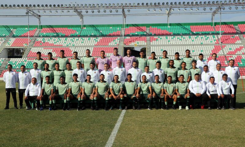 Copa América: Análisis de Bolivia La foto oficial de la selección boliviana en el estadio Ramón 'Tahuichi' Aguilera, en Santa Cruz. EFE/Juan Carlos Torrejón.