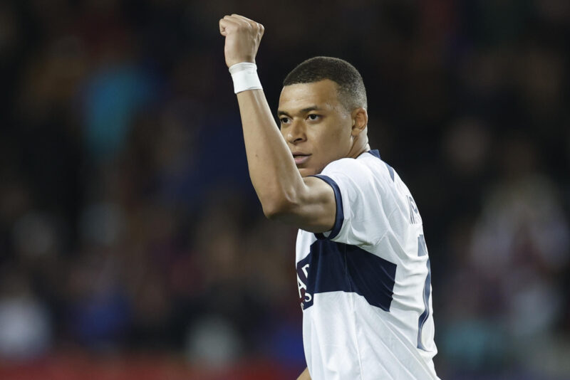 El delantero Kylian Mbappé en foto de archivo de Alberto Estévez. EFE