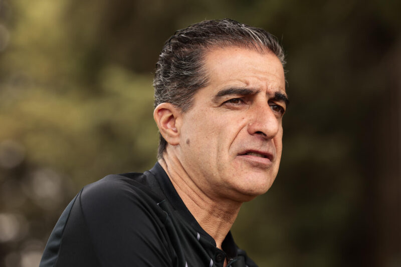 El portugués Renato Paiva, entrenador del Toluca del fútbol mexicano, habla durante una entrevista con EFE en la ciudad de Toluca, en el Estado de México (México). Imagen de archivo. EFE/ José Méndez