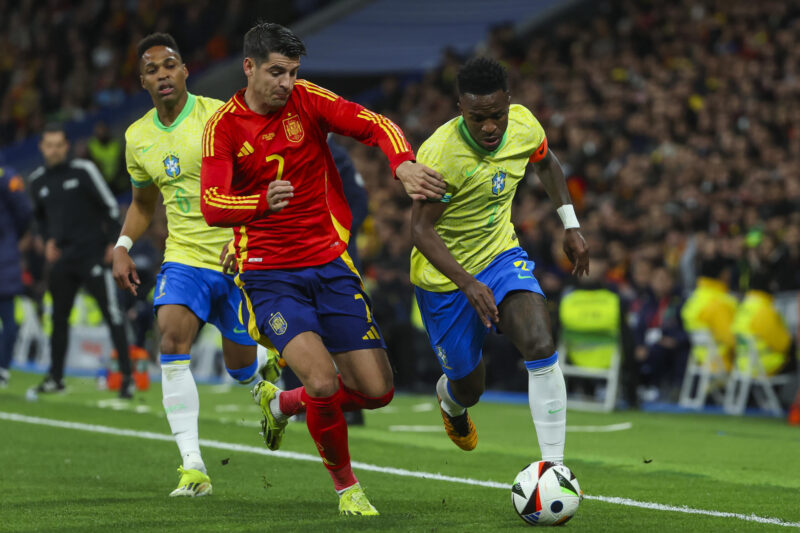 El delantero y capitán de la selección española de fútbol Álvaro Morata, en una foto de archivo, durante un partido amistoso contra Brasil. EFE/Kiko Huesca
