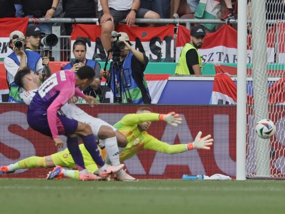 Alemania 2 - 0 Hungría: Resultado, resumen y estadísticas Jamal Musiala (I) celebra el 1-0 durante el partido del grupo entre Alemania y Hungría, en Stuttgart, Alemania. EFE/EPA/RONALD WITTEK