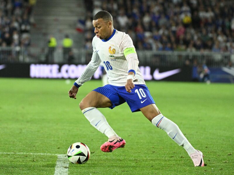 Euro 2024: Guía de apuestas y momios para el campeón de la Eurocopa Kylian Mbappé de Francia en acción durante el partido amistoso ante Canadá en Burdeos, previo al comienzo de la Eurocopa. EFE/EPA/Caroline Blumberg