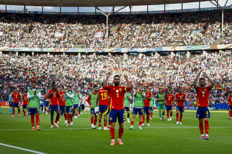 Eurocopa: Once datos del duelo entre España e Italia Los jugadores de la Selección española de fútbol, celebrando su victoria del pasado sábado ante Croacia en la Eurocopa, en el Estadio Olímpico de Berlín. EFE/J.J. Guillén