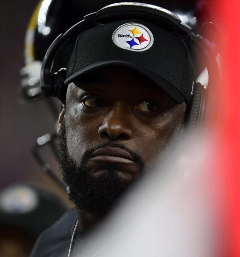 Fotografía de archivo del entrenador de los Pittsburgh Steelers, Mike Tomlin. EFE/JOHN CETRINO