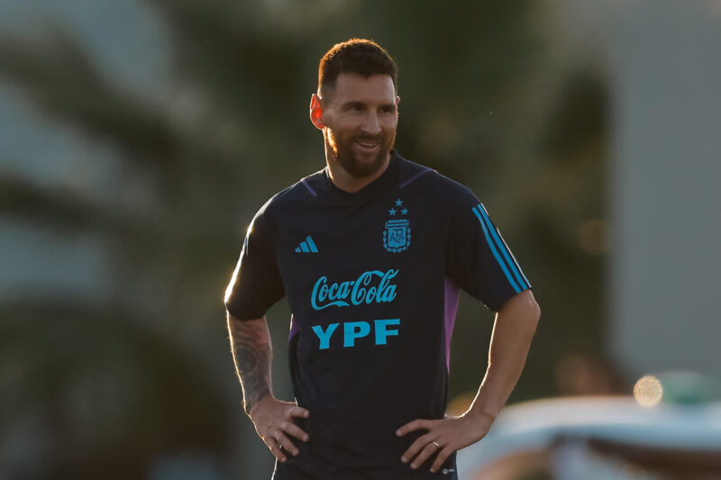 Fotografía de archivo en la que se registró al atacante argentino Lionel Messi, durante un entrenamiento con la selección de fútbol de su país. EFE/Juan Ignacio Roncoroni