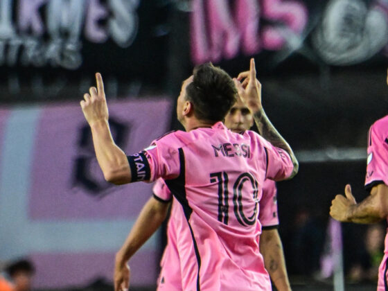 Messi domina en un podio latino con la camiseta más vendida de la MLS Lionel Messi, atacante estrella del Inter Miami, fue registrado este sábado, 1 de junio, al celebrar un gol que le anotó al St. Louis City, durante un partido de la Major League Soccer (MLS), en el Chase Stadium de Fort Lauderdale (Florida, EE.UU.). EFE/Giorgio Viera