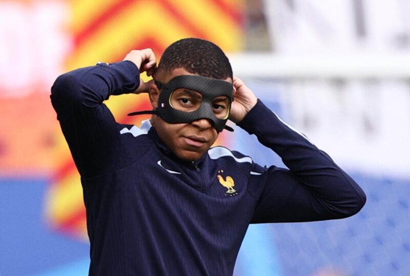 Así fue el regreso de Kylian Mbappé con Francia en la EURO 2024 El delantero Kylian Mbappé parte como suplente en Leipzig, Alemania. (Francia) EFE/EPA/ANNA SZILAGYI