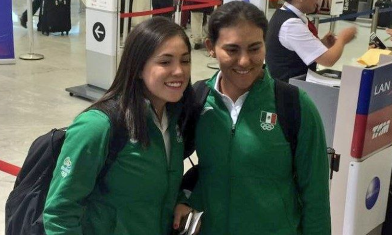 CONADE respondió a crítica de Alejandra Valencia y reveló su salario Foto: X-@CONADE / Gabriela Bayardo (izq) y Alejandra Valencia (der) en 2016, previo a viajar a los Juegos Olímpicos de Río 2016