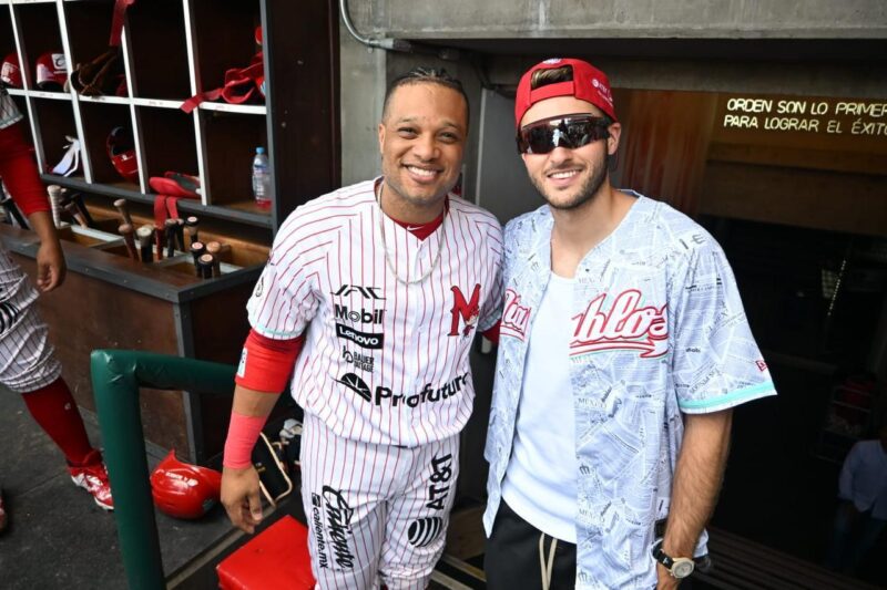Santiago Giménez visitó el Harp Helú y convivió con los Diablos Rojos Santiago Giménez y su visita al Estadio Alfredo Harp Helú (X: @DiablosRojosMX)