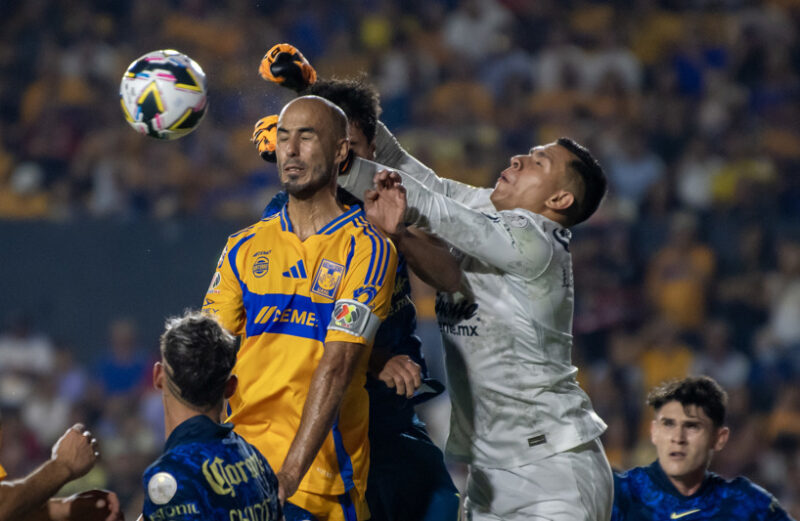 Guido Pizarro cuelga los botines y asume el reto como DT de Tigres correspondiente a la jornada 3 del Torneo Apertura 2024 celebrado en el estadio Universitario de la ciudad de Monterrey (México). EFE/ Miguel Sierra