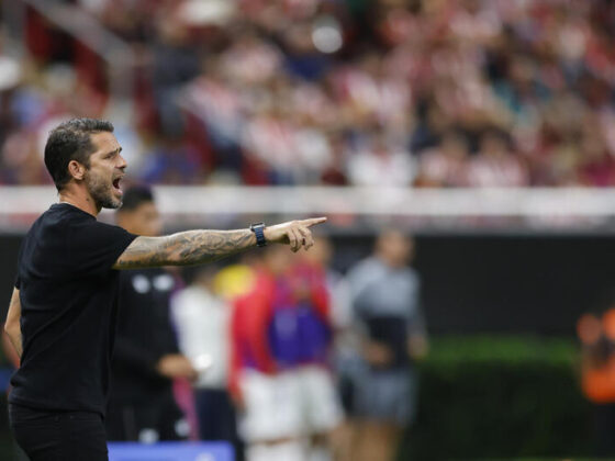 Chicharito suma otro juego sin marcar gol; Gago lo respalda Fernando Gago entrenador del Guadalajara, en una foto de archivo. respalda a Chicharito EFE/ Francisco Guasco