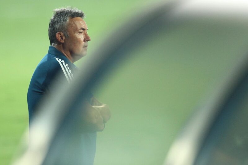 Imagen de archivo del entrenador Domenec Torren. EFE/WEIMER CARVALHO