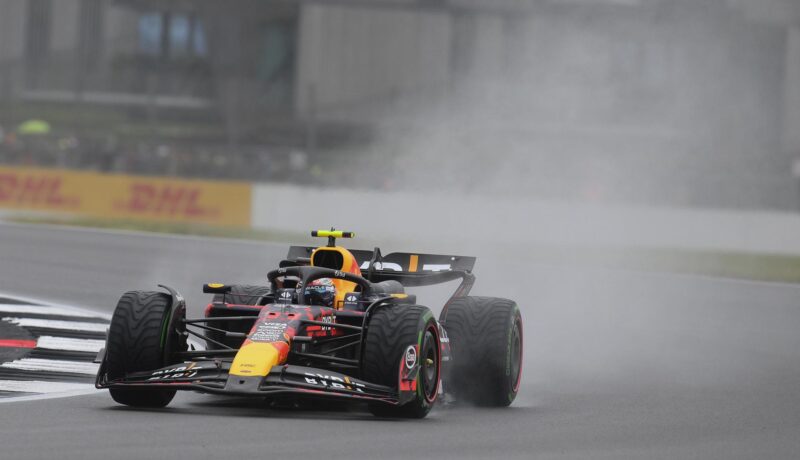 El mexicano Sergio Checo Pérez (Red Bull) en Silverstone, Reino Unido. EFE/EPA/PETER POWELL .