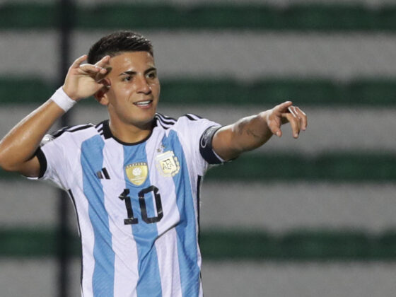 París 2024: Golazo de Thiago Almada y Argentina avanza de ronda Thiago Almada, jugador de argentina, en un partido del Torneo Preolímpico Sudamericano Sub-23 en el estadio Polideportivo Misael Delgado en Valencia (Venezuela) (París 2024, Argentina). EFE/ Rayner Peña R.