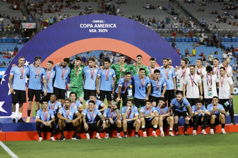 Copa America: From Canada's scare to Luis Suarez's "last bullet" Integrantes de la selección uruguaya de fútbol fueron registrados este sábado, 13 de julio, al celebrar el tercer lugar obtenido en la Copa América 2024, en el estadio Bank of America de Charlotte (Carolina del Norte, EE.UU.). EFE/Erik S. Lesser