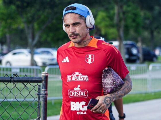 Copa America: La tristeza en algunos seleccionados no tiene fin Fotografía cedida por la Federación Peruana de Fútbol (FPF) del jugador de Perú Paolo Guerrero en un entrenamiento este jueves, en Kansas City (EE.UU.). EFE/ FPF /Solo Uso editorial