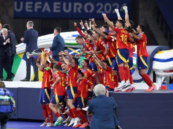 ¡Ya hay fecha para la Finalissima entre Argentina y España! Los jugadores de la selección española de fútbol fueron registrados este domingo, 14 de julio, al celebrar el título de la Eurocopa 2024, tras derrotar por 2-1 a Inglaterra en la final, en el estadio Olímpico de Berlín (Alemania). EFE/Christopher Neundorf