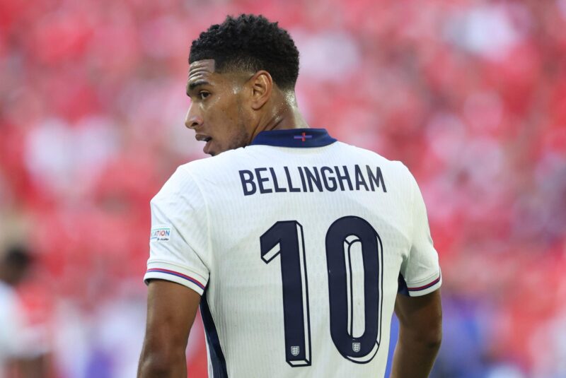 Jude Bellingham durante el encuentro de cuartos de final de la Eurocopa 2024 que midió a Inglaterra contra Suiza. EFE/EPA/FRIEDEMANN VOGEL