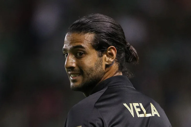 Carlos Vela continúa sin equipo y cada vez más cerca del retiro