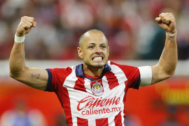 Chicharito Hernández presume un video donde entrena como un gladiador (Chivas)